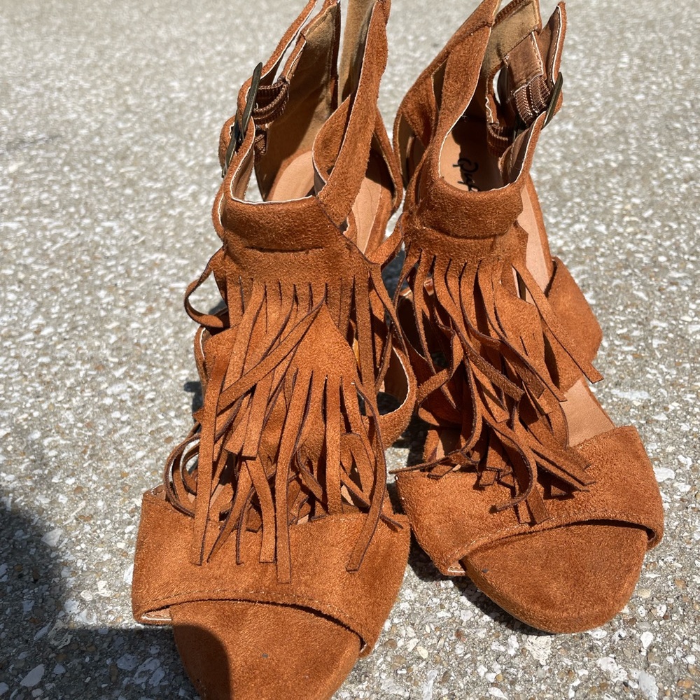 Fringe heels